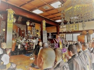 最後はこの慰霊行脚の中心となっている那覇市安里・法華経寺様で慰霊法要を行って終了です