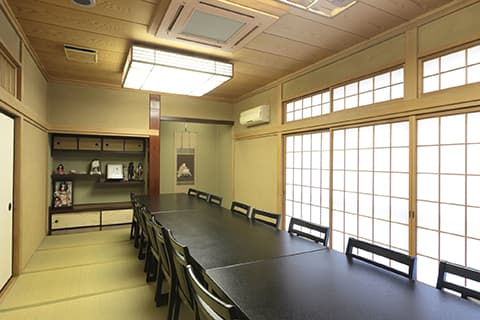 主にご法事の際に待合室としてご使用いただいています。