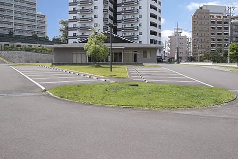 暁心殿 駐車場