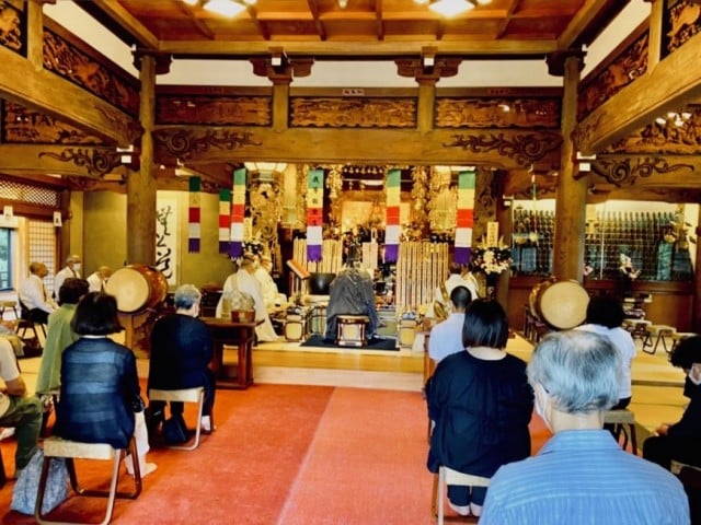 施餓鬼法要と幸運の黒トンボ！